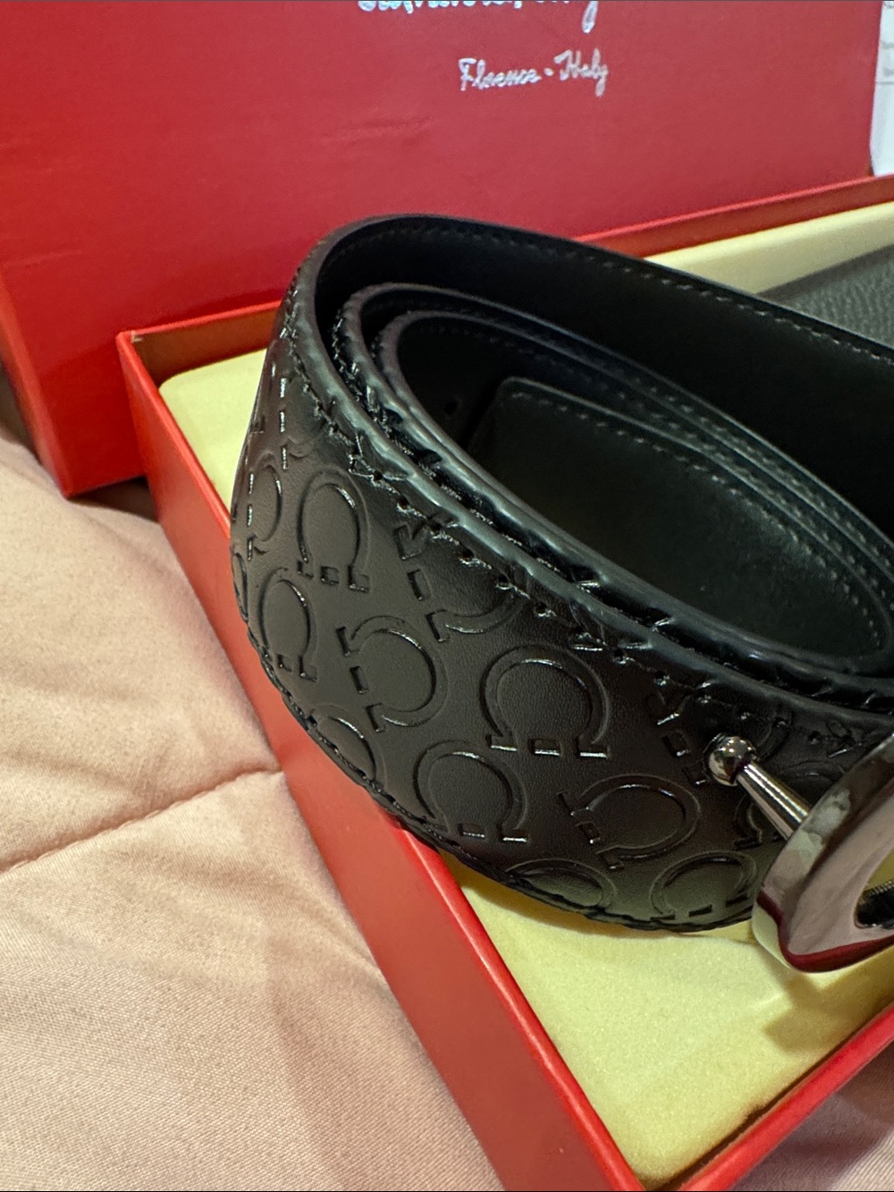 Salvatore Ferragamo Black Leather Belt and Black Textured Wallet Set - Picture 3 of 9